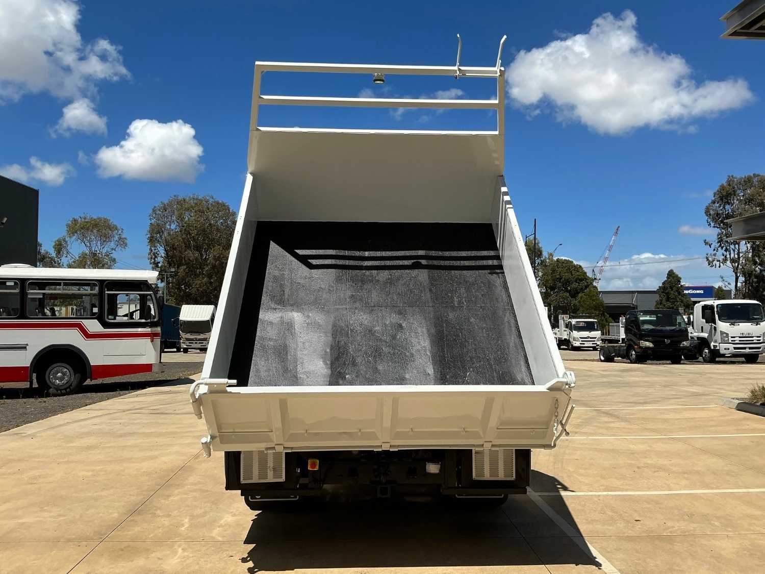 2016 ISUZU FRR110-260 SERVICE BODY