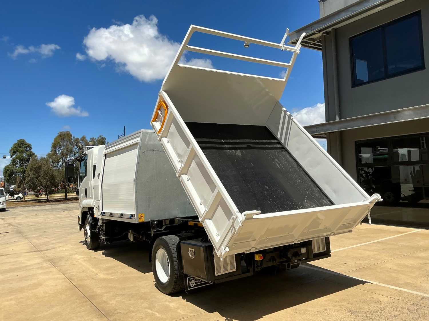 2016 ISUZU FRR110-260 SERVICE BODY