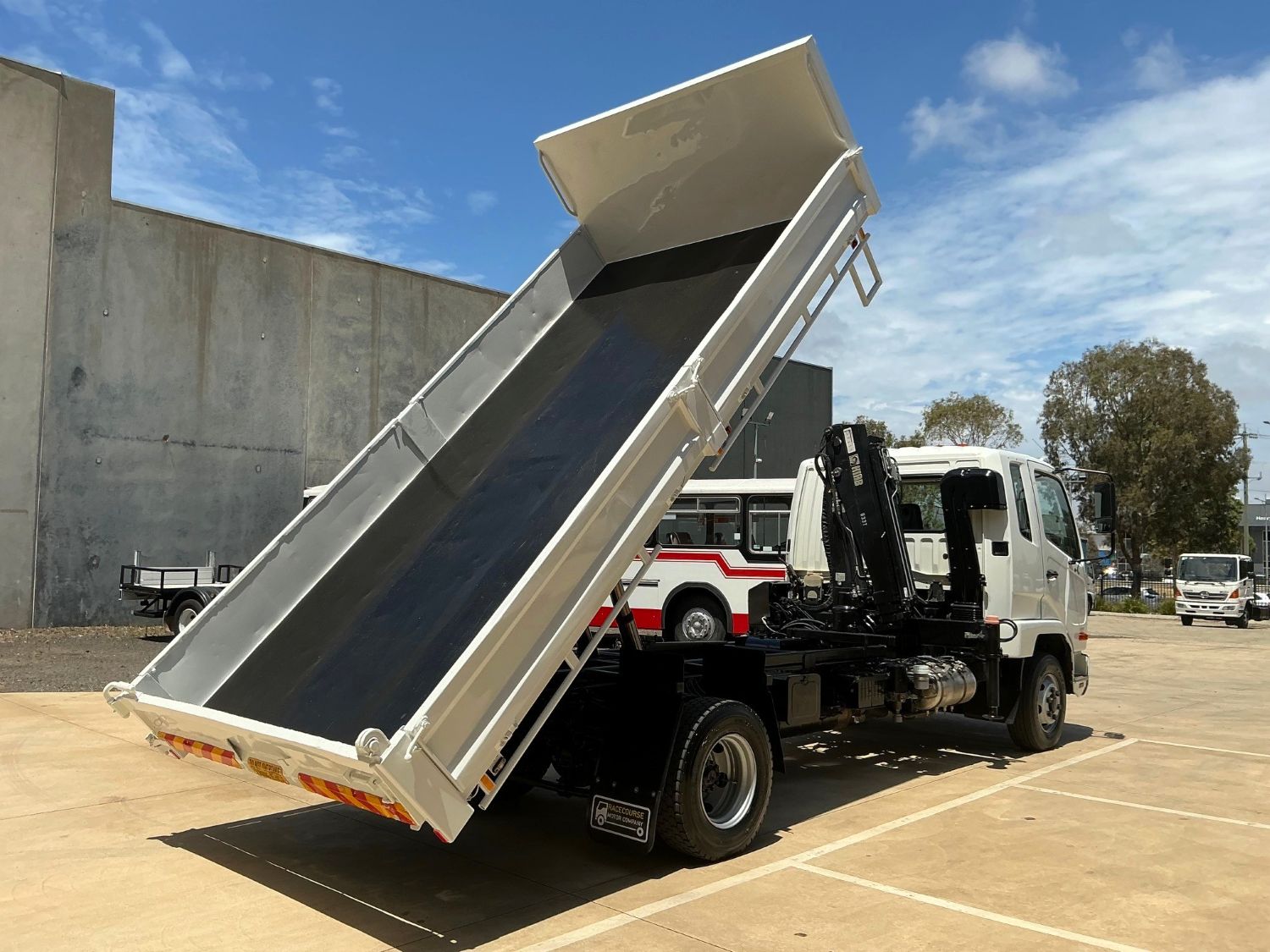 2012 FUSO FIGHTER 1024 TIPPER/CRANE