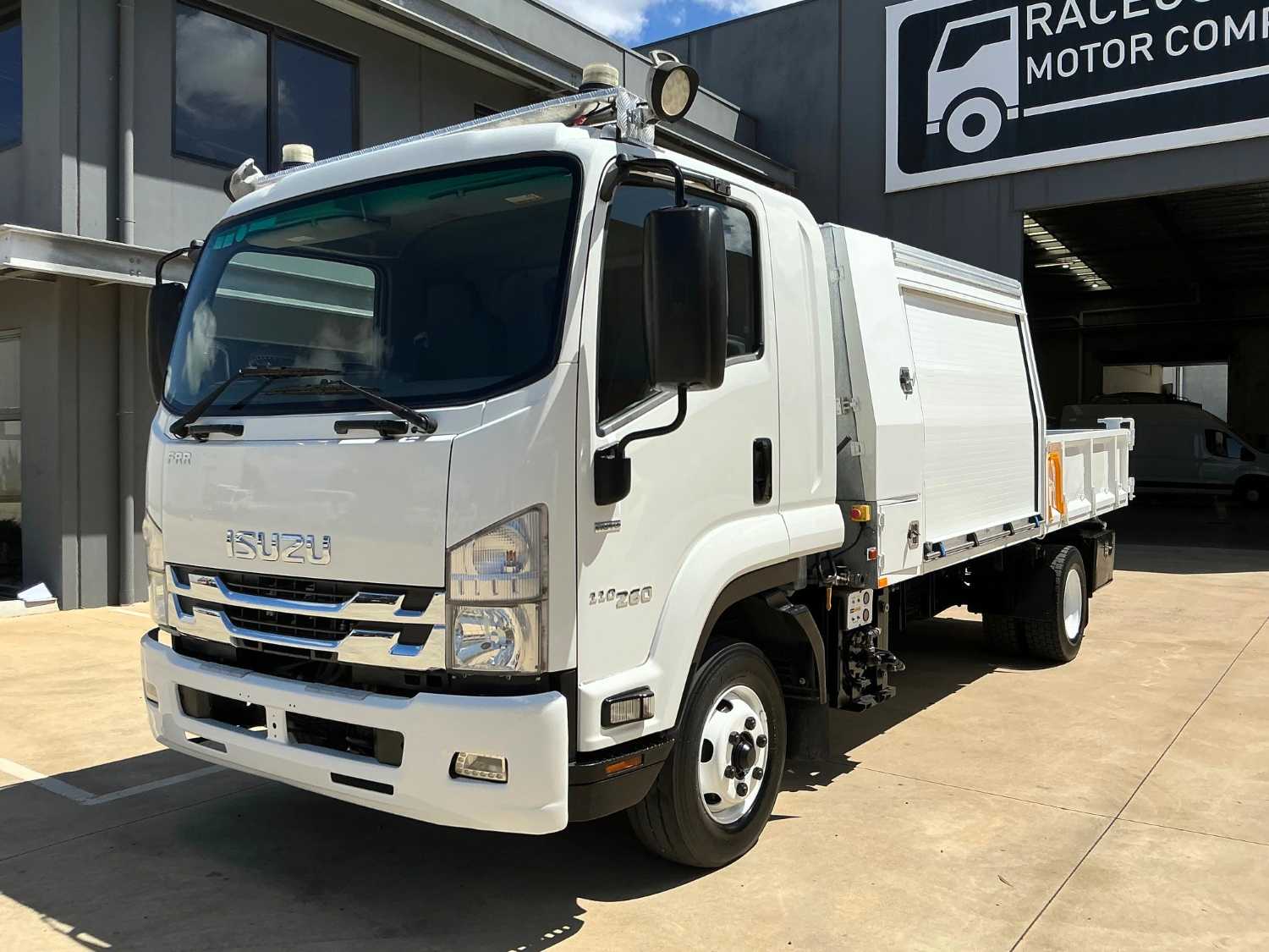 2016 ISUZU FRR110-260 SERVICE BODY
