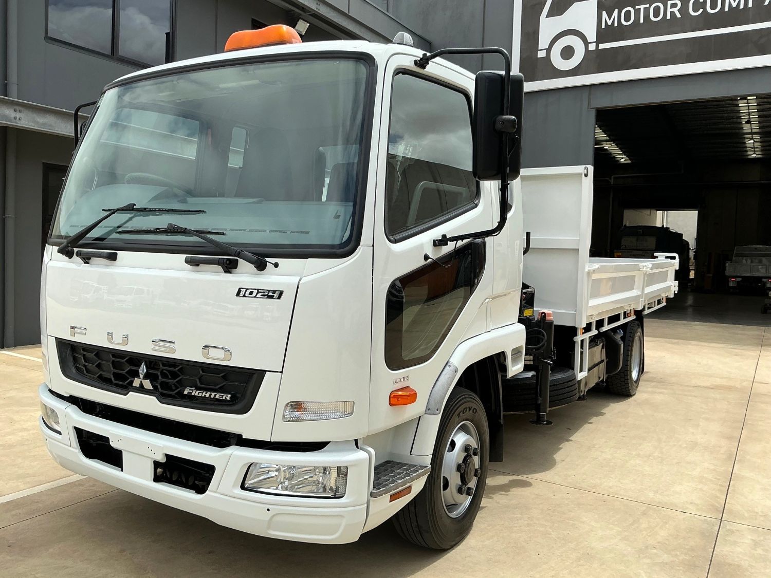 2012 FUSO FIGHTER TIPPER/CRANE