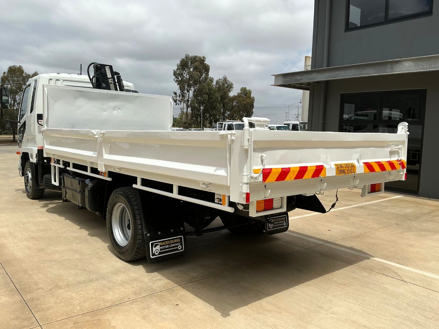 2012 FUSO FIGHTER 1024 TIPPER/CRANE