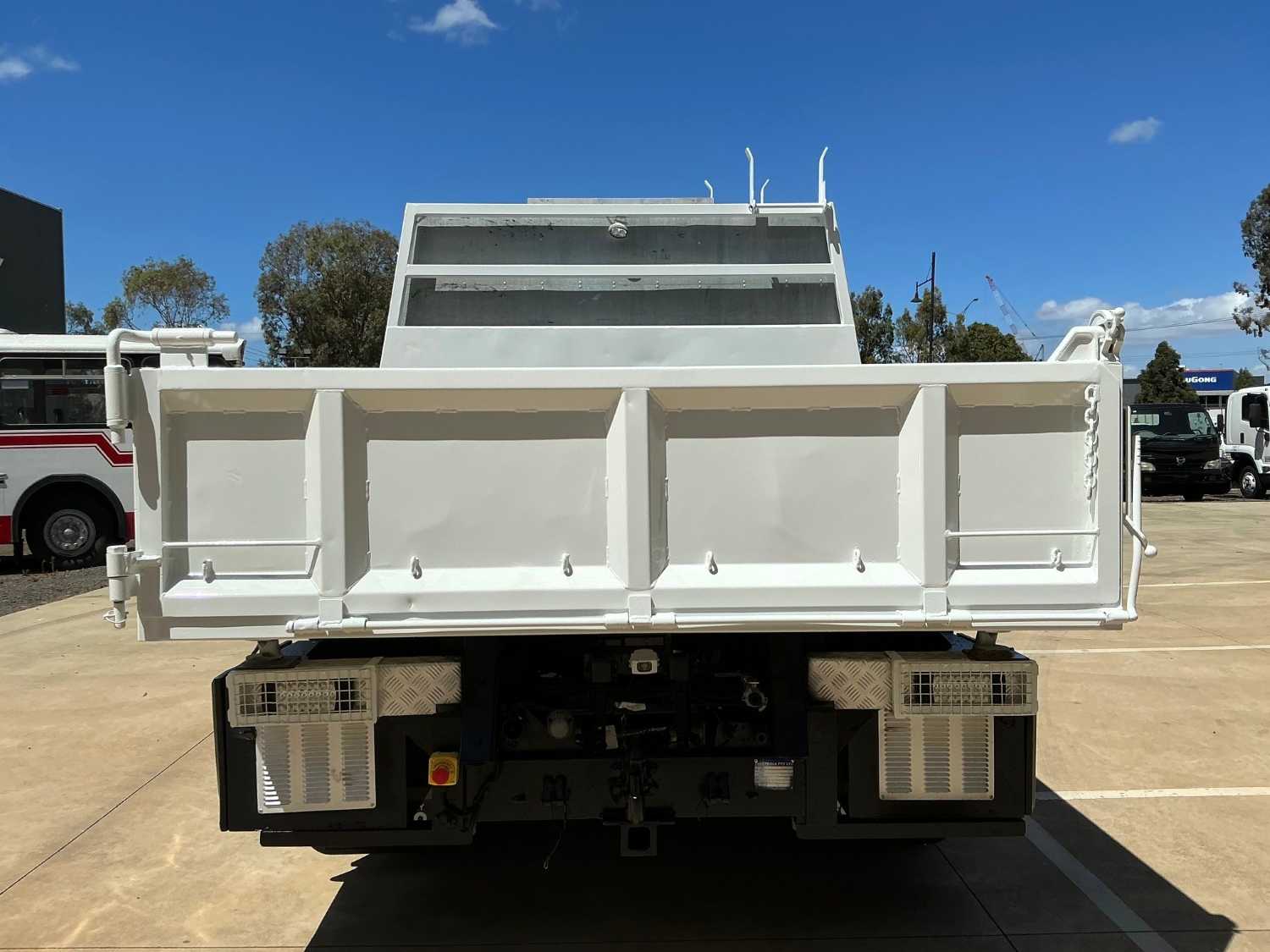 2016 ISUZU FRR110-260 SERVICE BODY