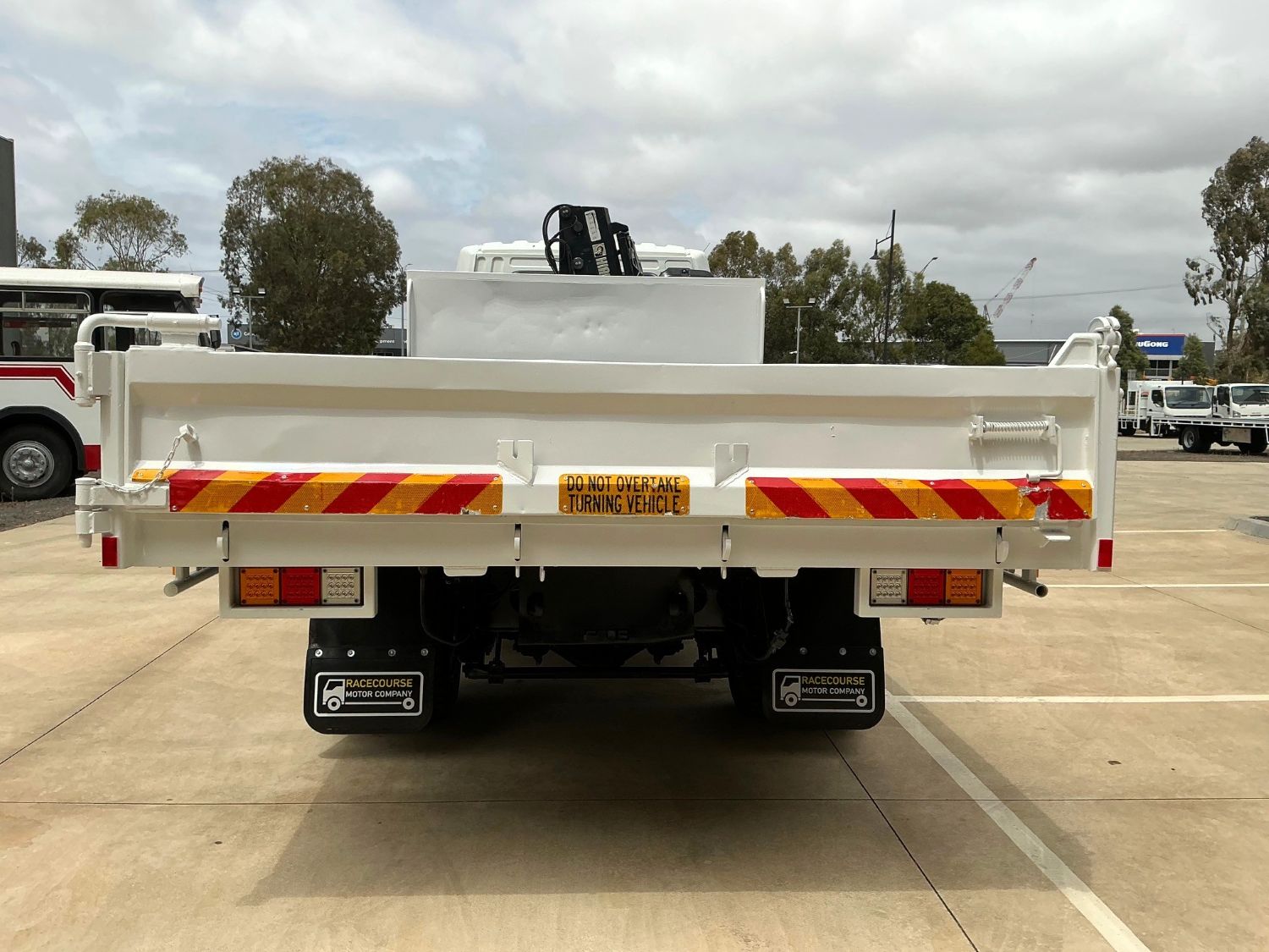 2012 FUSO FIGHTER 1024 TIPPER/CRANE