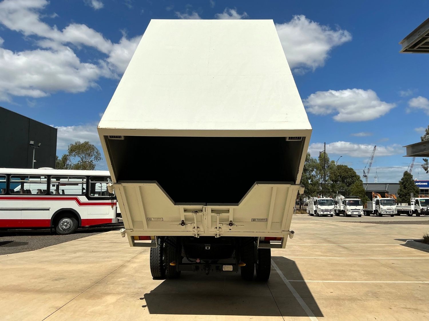 2017 Isuzu FSS110-210 Chipper Tipper
