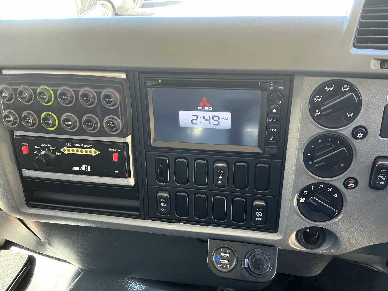 2014 FUSO FIGHTER SERVICE BODY