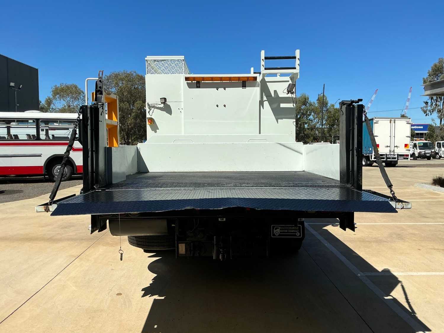 2014 FUSO FIGHTER SERVICE BODY