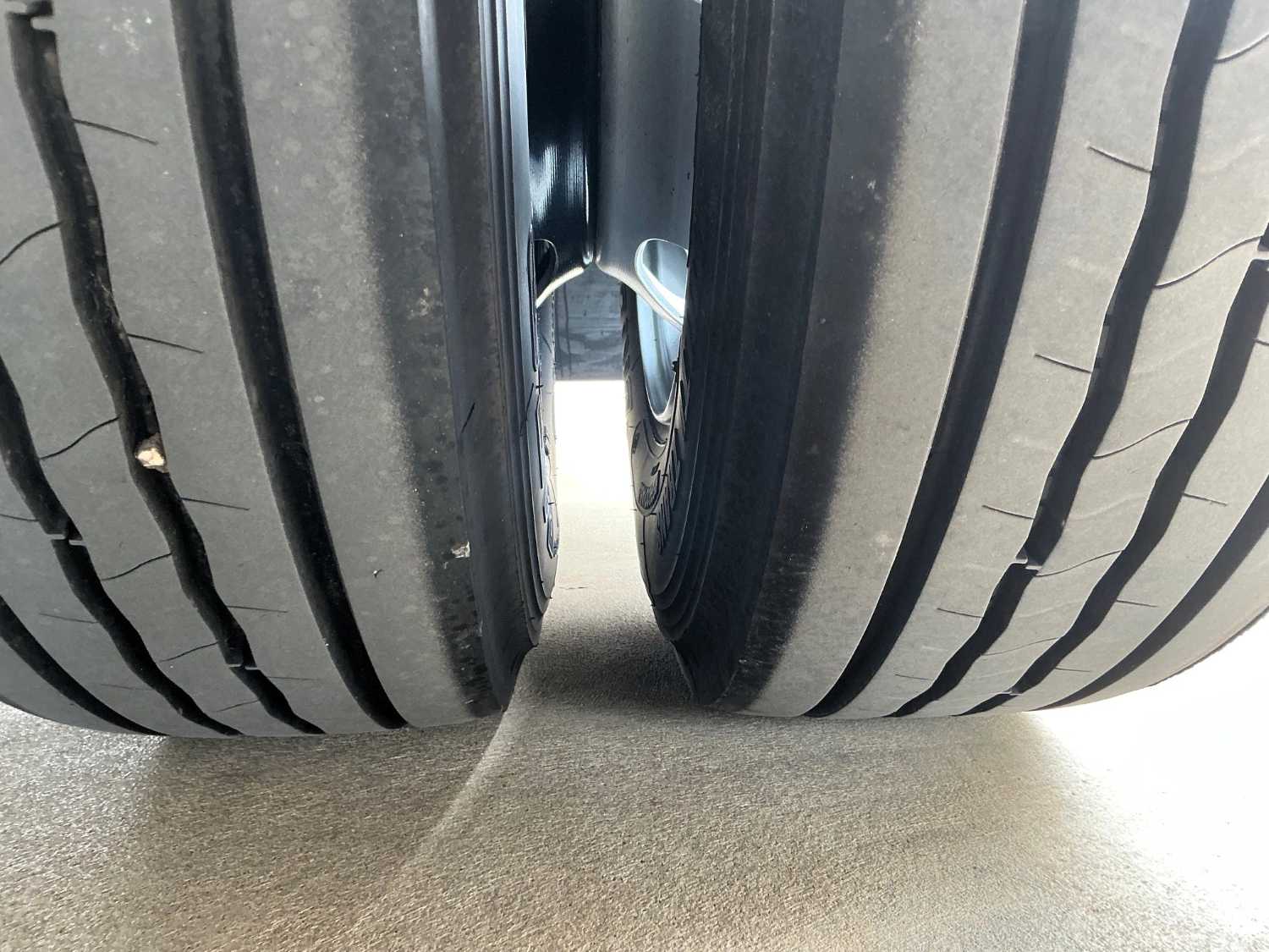 2009 ISUZU NPR400 SERVICE VEHICLE