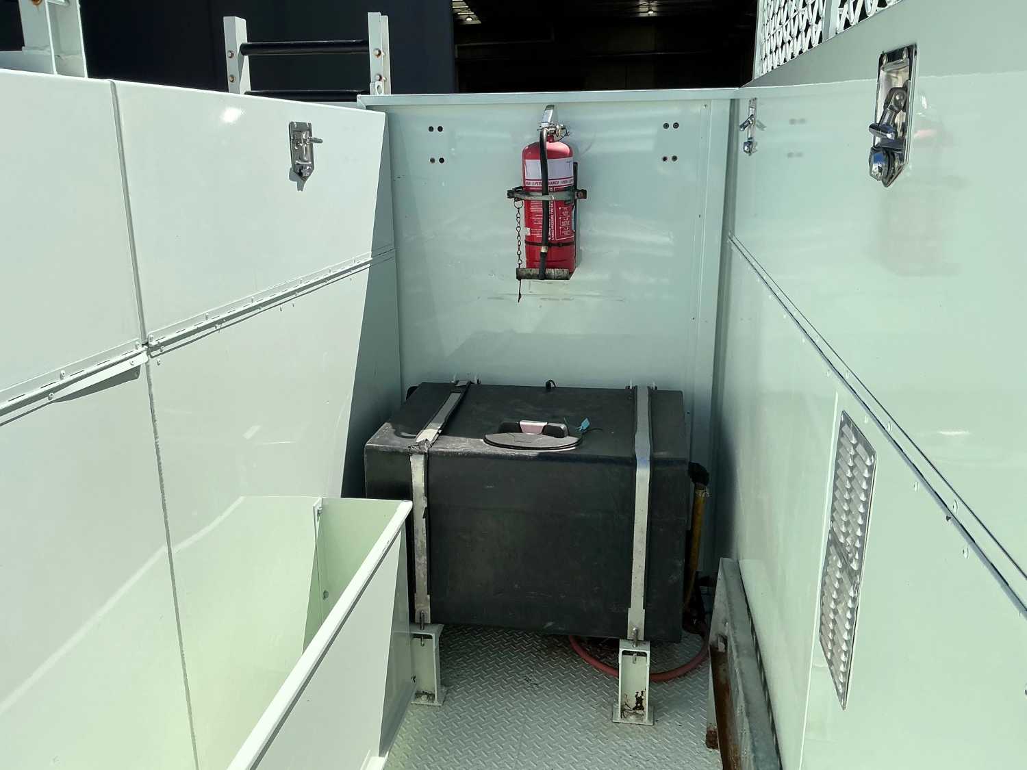 2014 FUSO FIGHTER SERVICE BODY