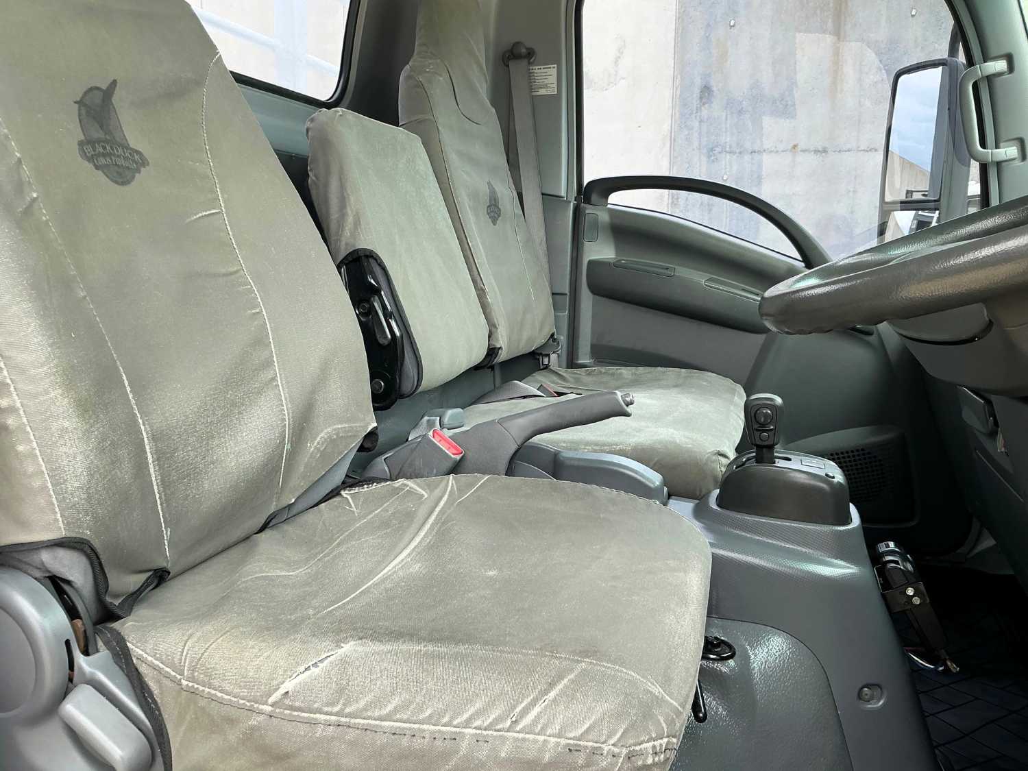 2009 ISUZU NPR400 SERVICE VEHICLE