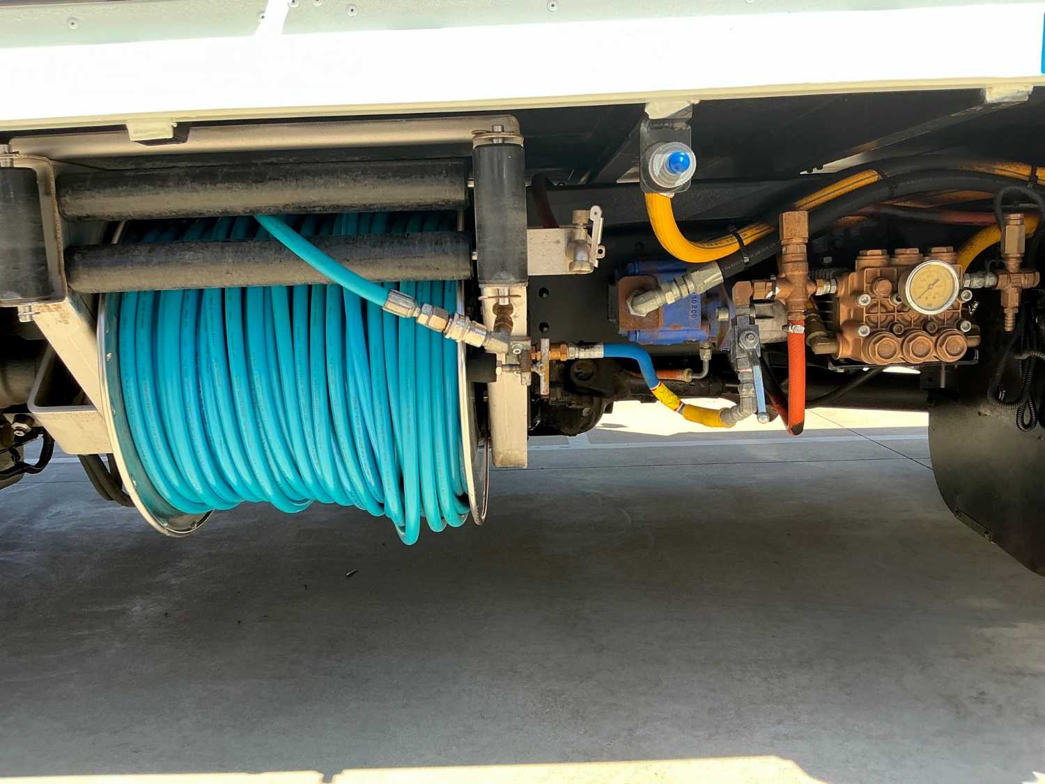 2014 FUSO FIGHTER SERVICE BODY