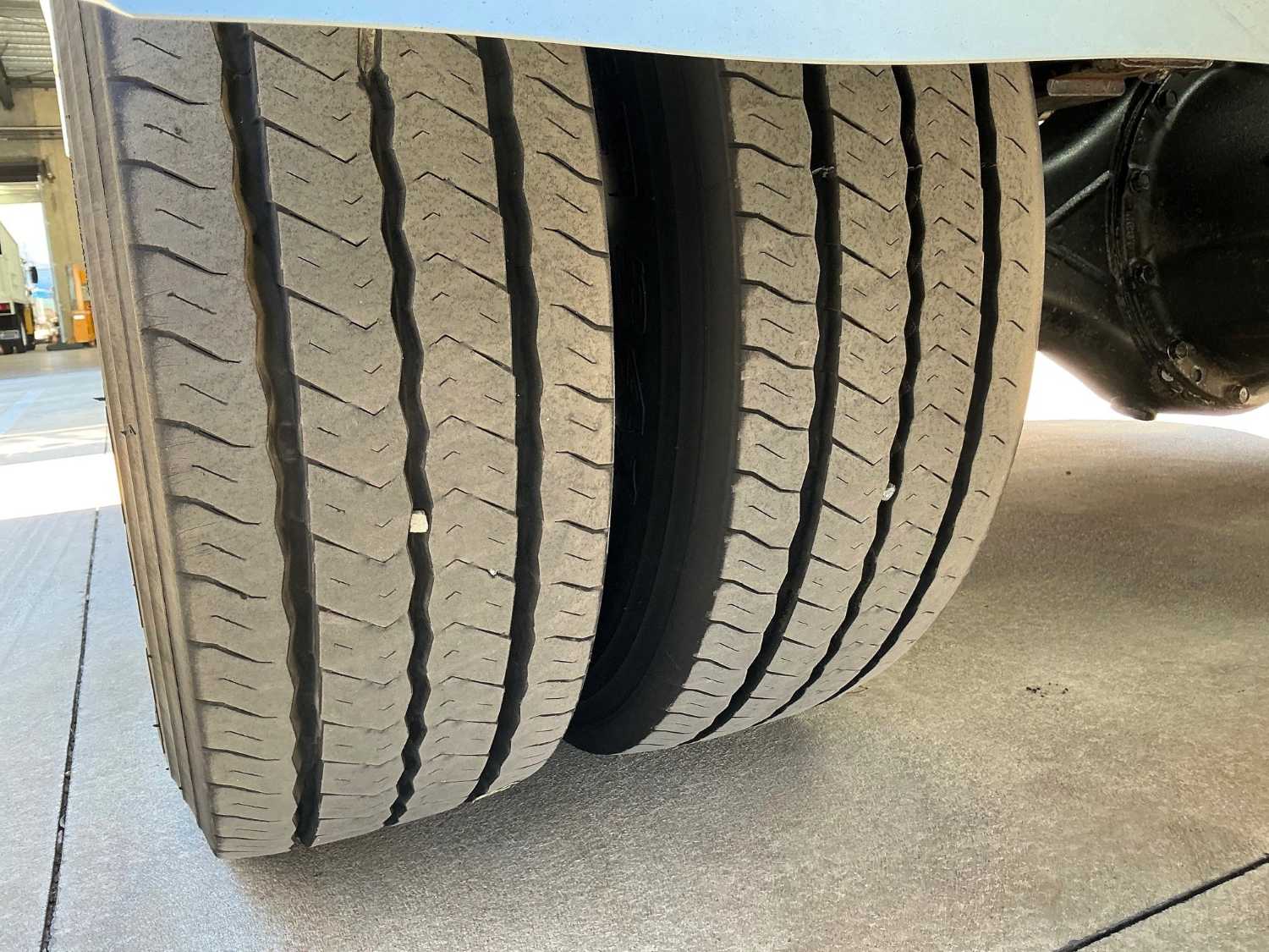 2014 FUSO FIGHTER SERVICE BODY