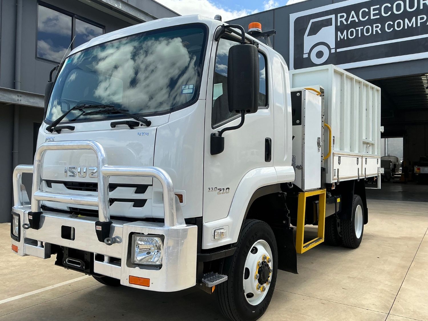2017 Isuzu FSS110-210 Chipper Tipper