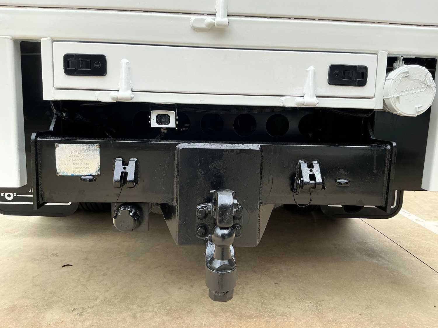 2009 ISUZU NPR400 SERVICE VEHICLE