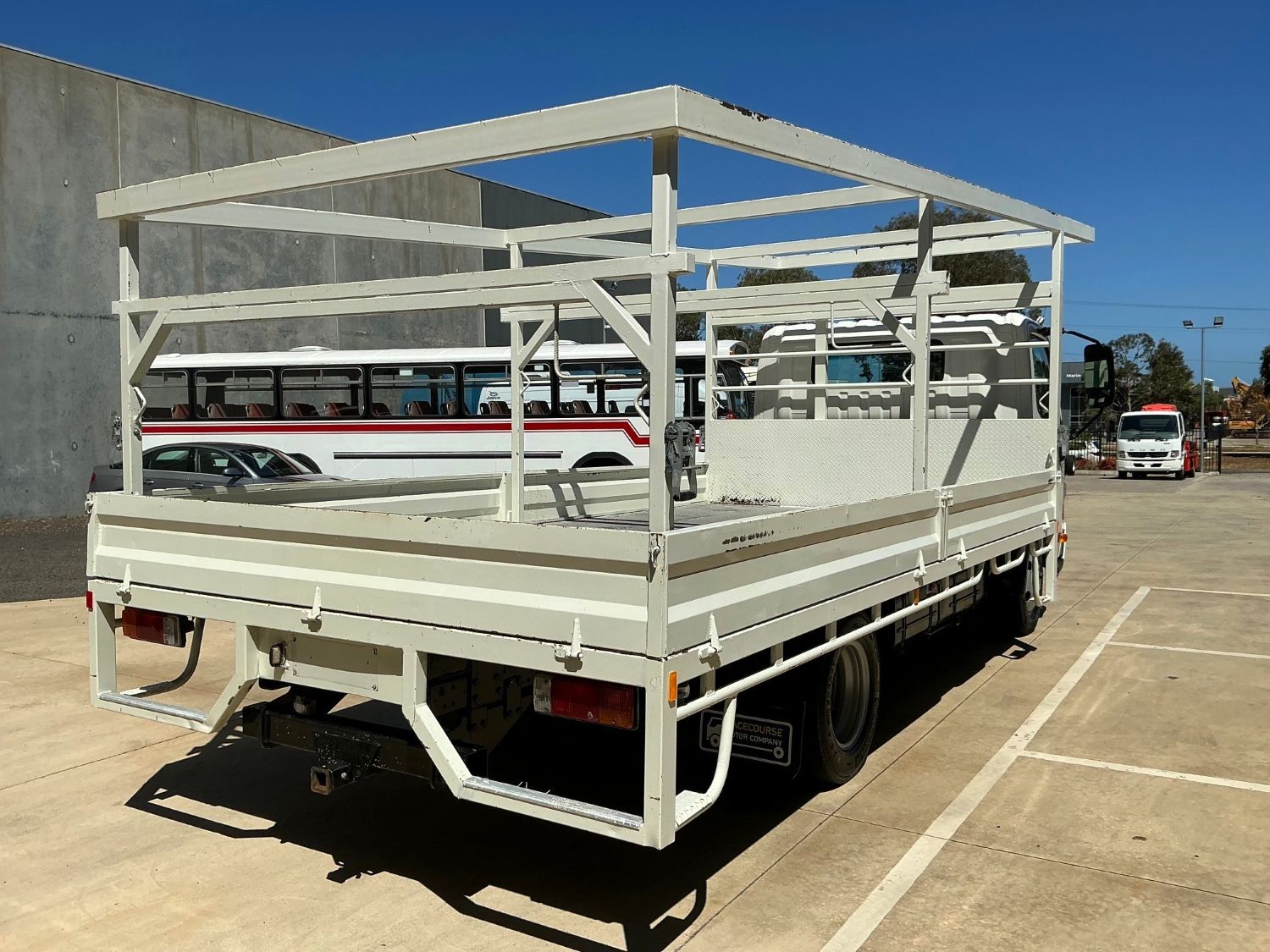2012 HINO 300 TRAY