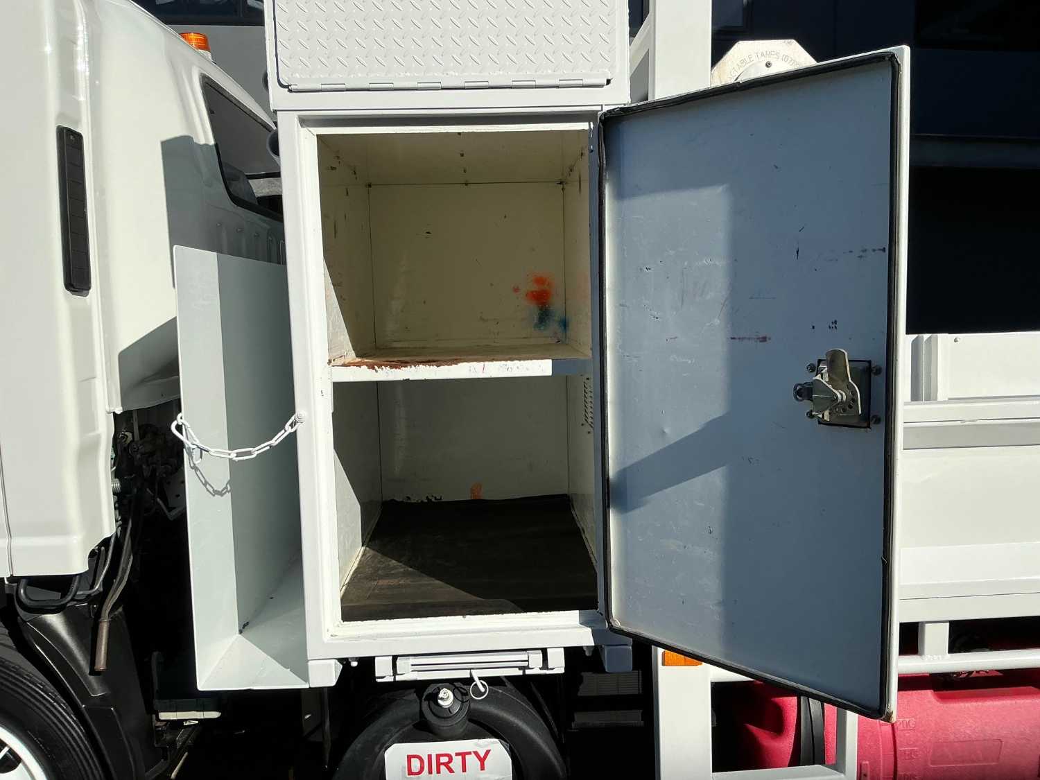 2013 ISUZU NQR450 TIPPER