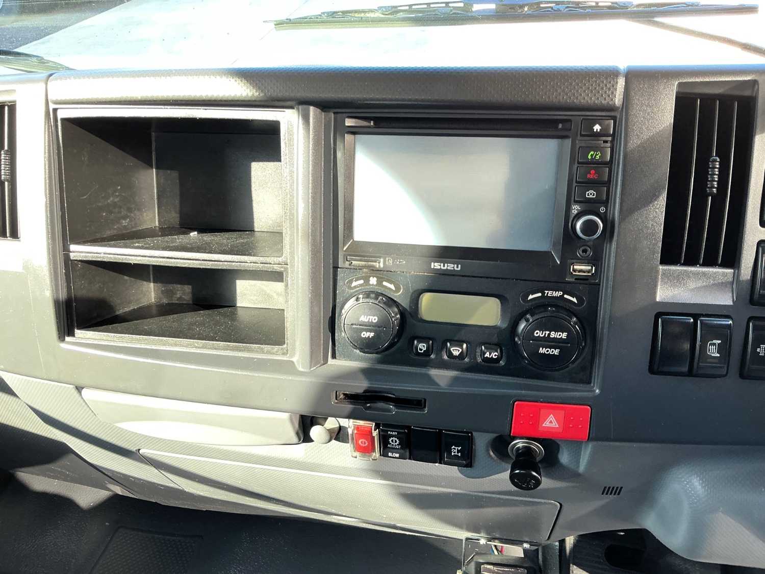 2013 ISUZU NQR450 TIPPER