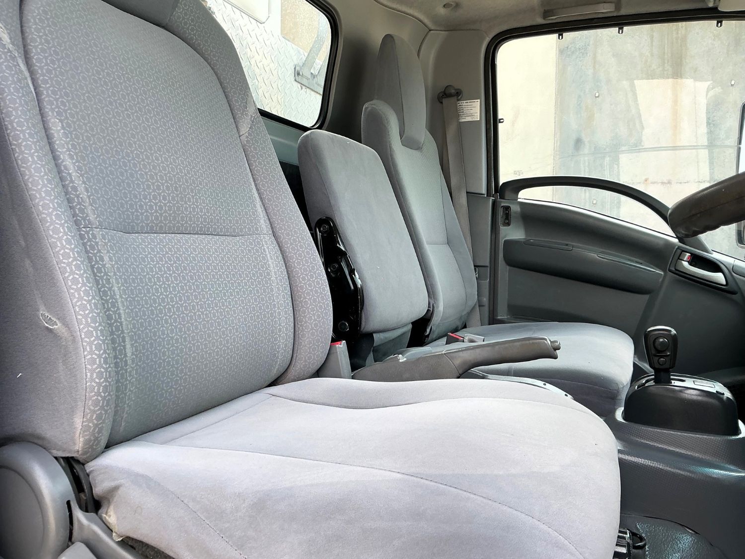 2015 Isuzu NQR87-190 Service Body