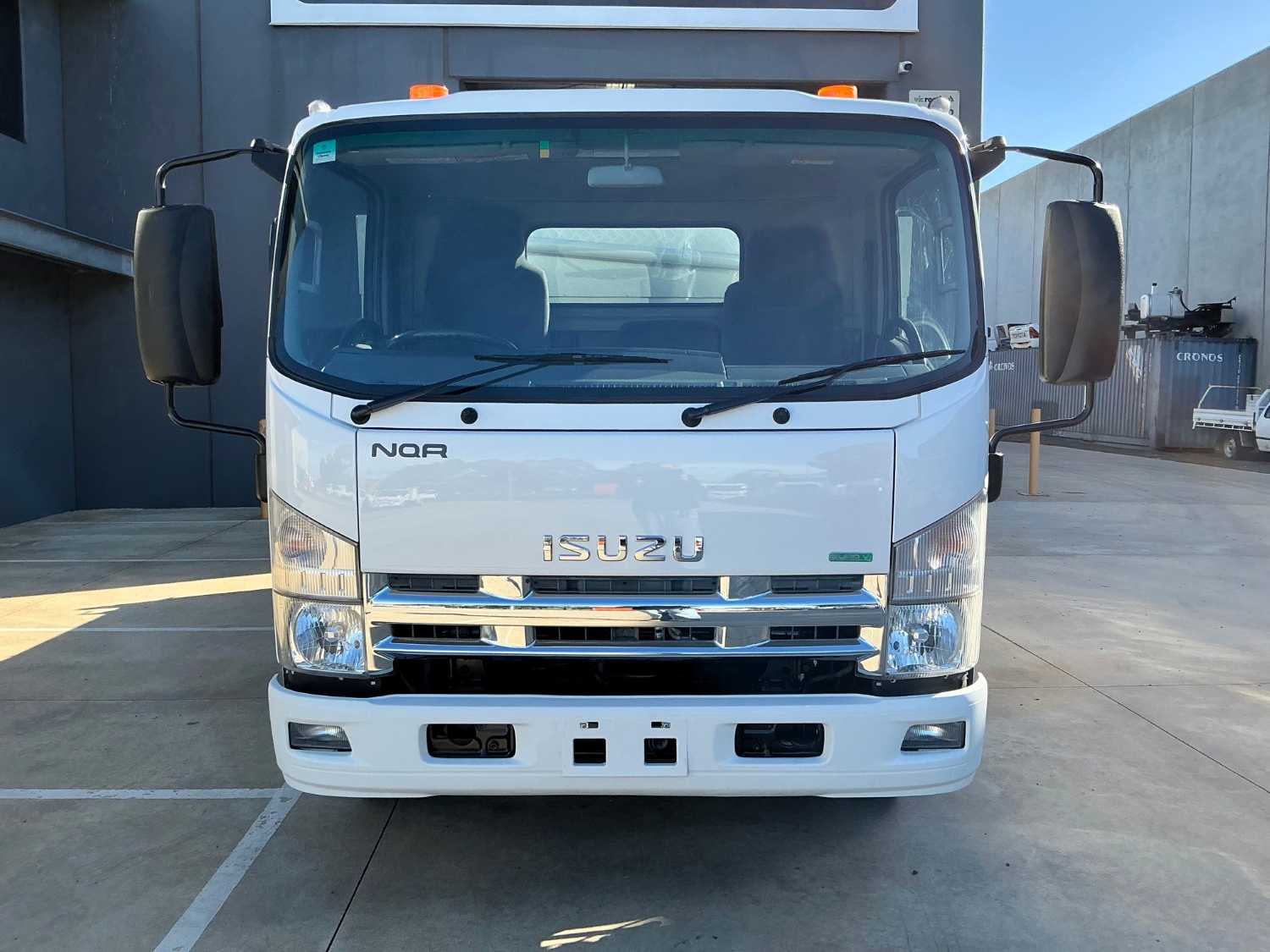 2013 ISUZU NQR450 TIPPER