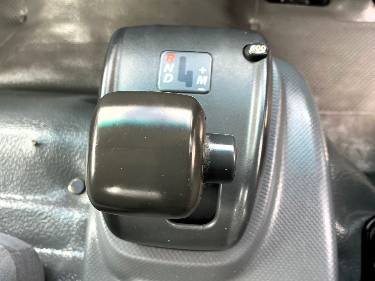 2015 Isuzu NQR87-190 Service Body