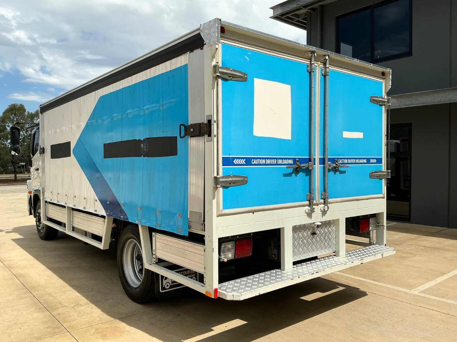 2020 HINO FE500 CURTAINSIDER
