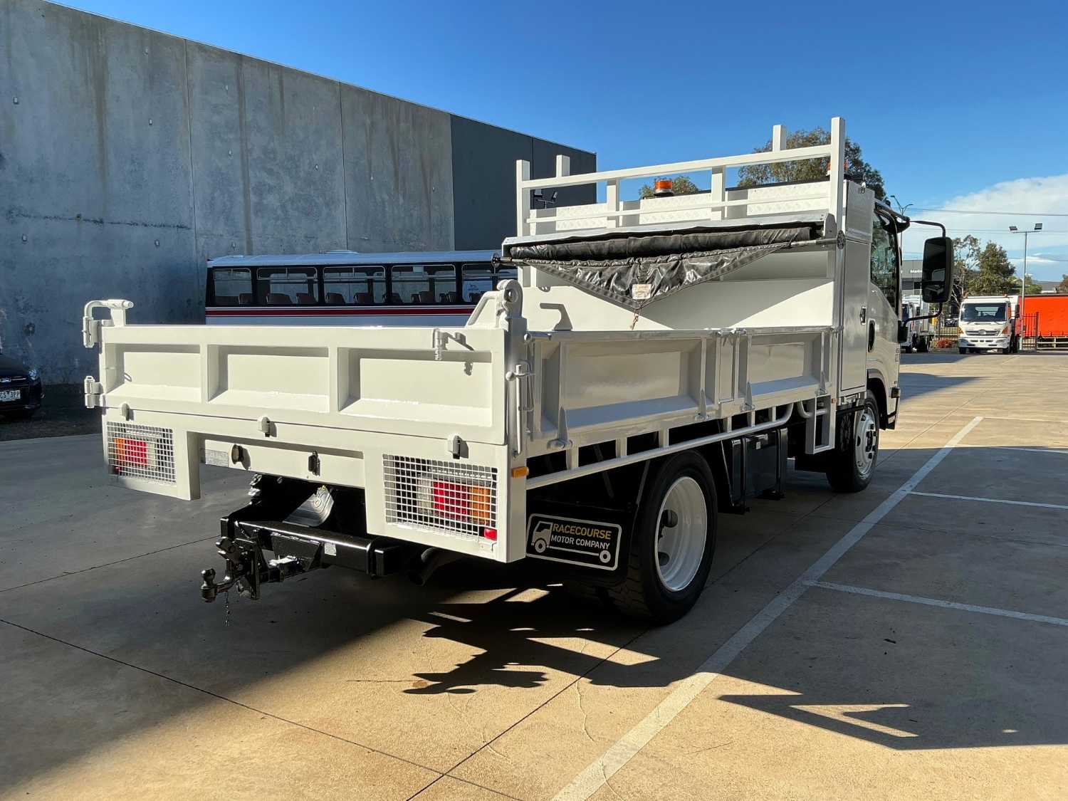2013 ISUZU NQR450 TIPPER