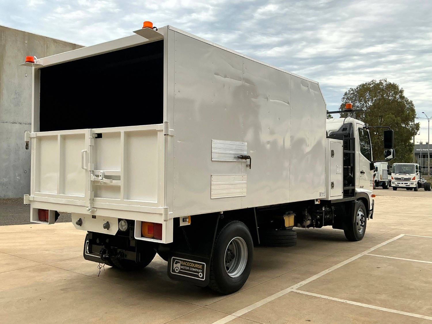 2013 Hino FC500 Chipper Tipper