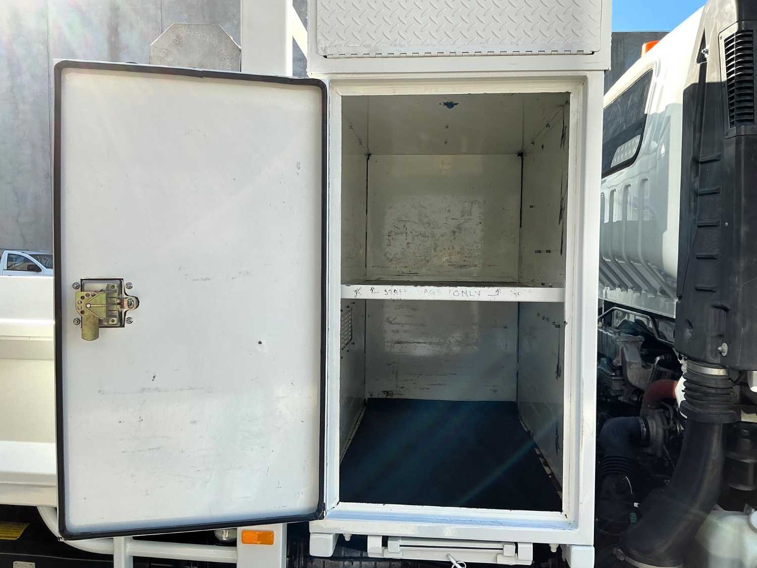 2013 ISUZU NQR450 TIPPER