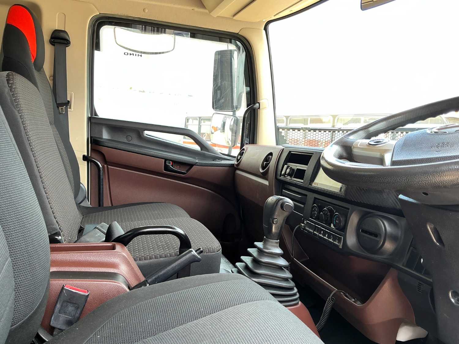 2020 HINO FE500 CURTAINSIDER