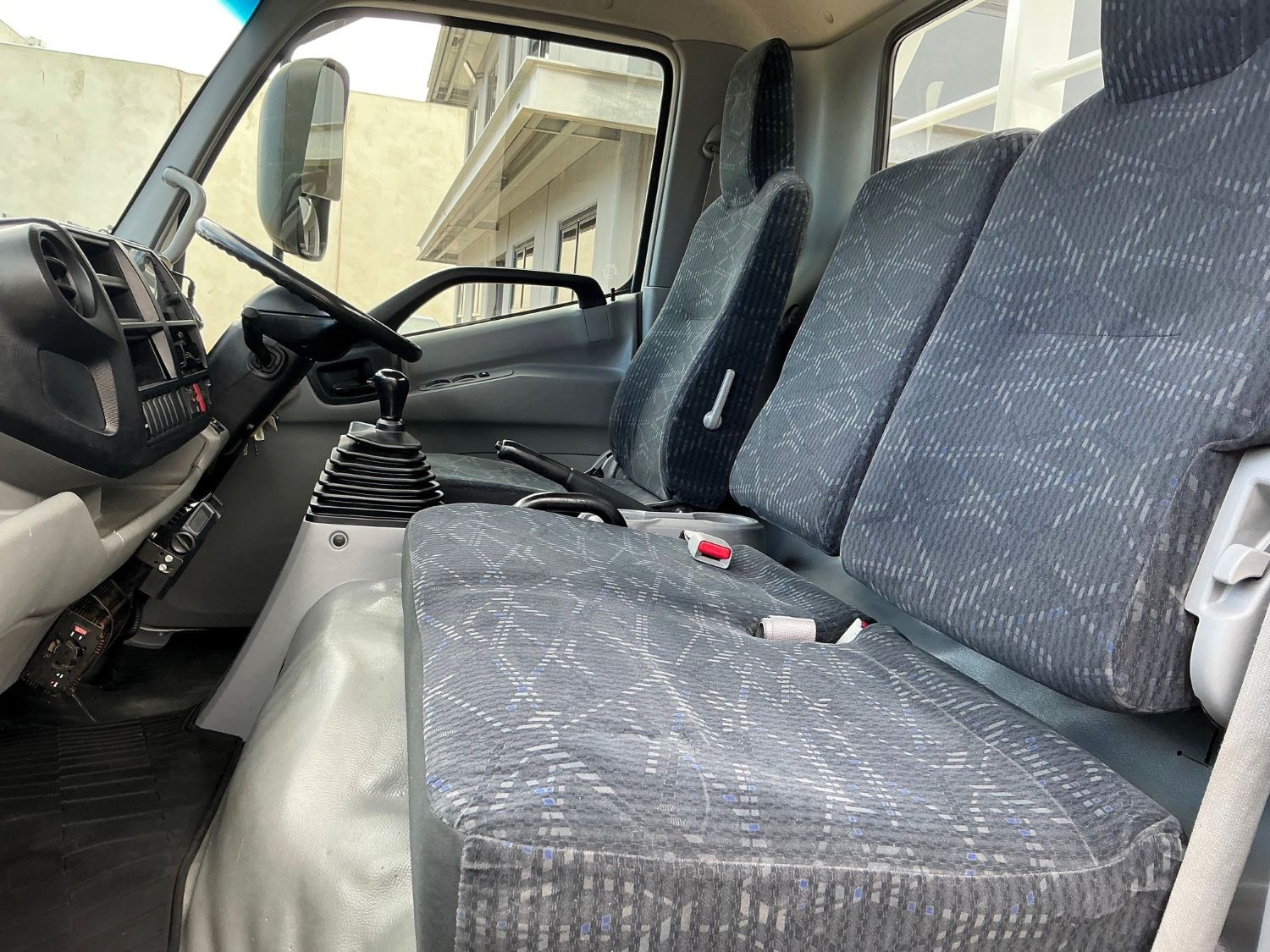 2012 HINO 300 TIPPER