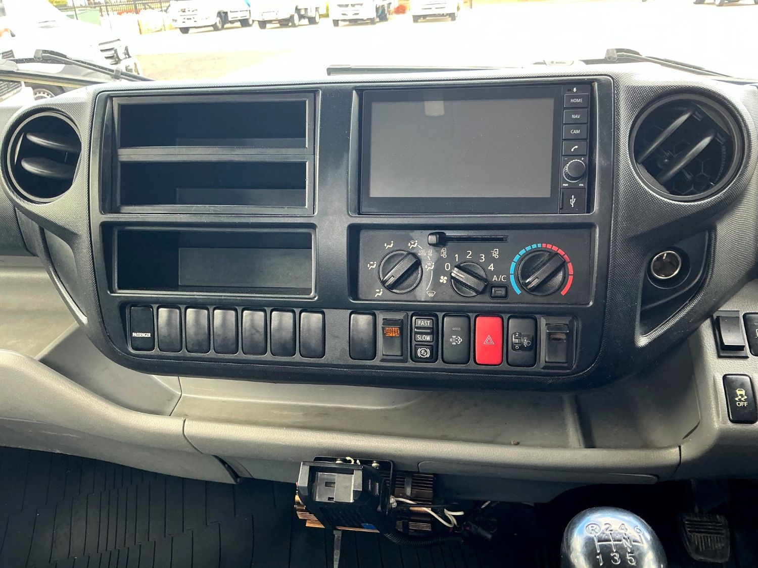 2012 HINO 300 TIPPER