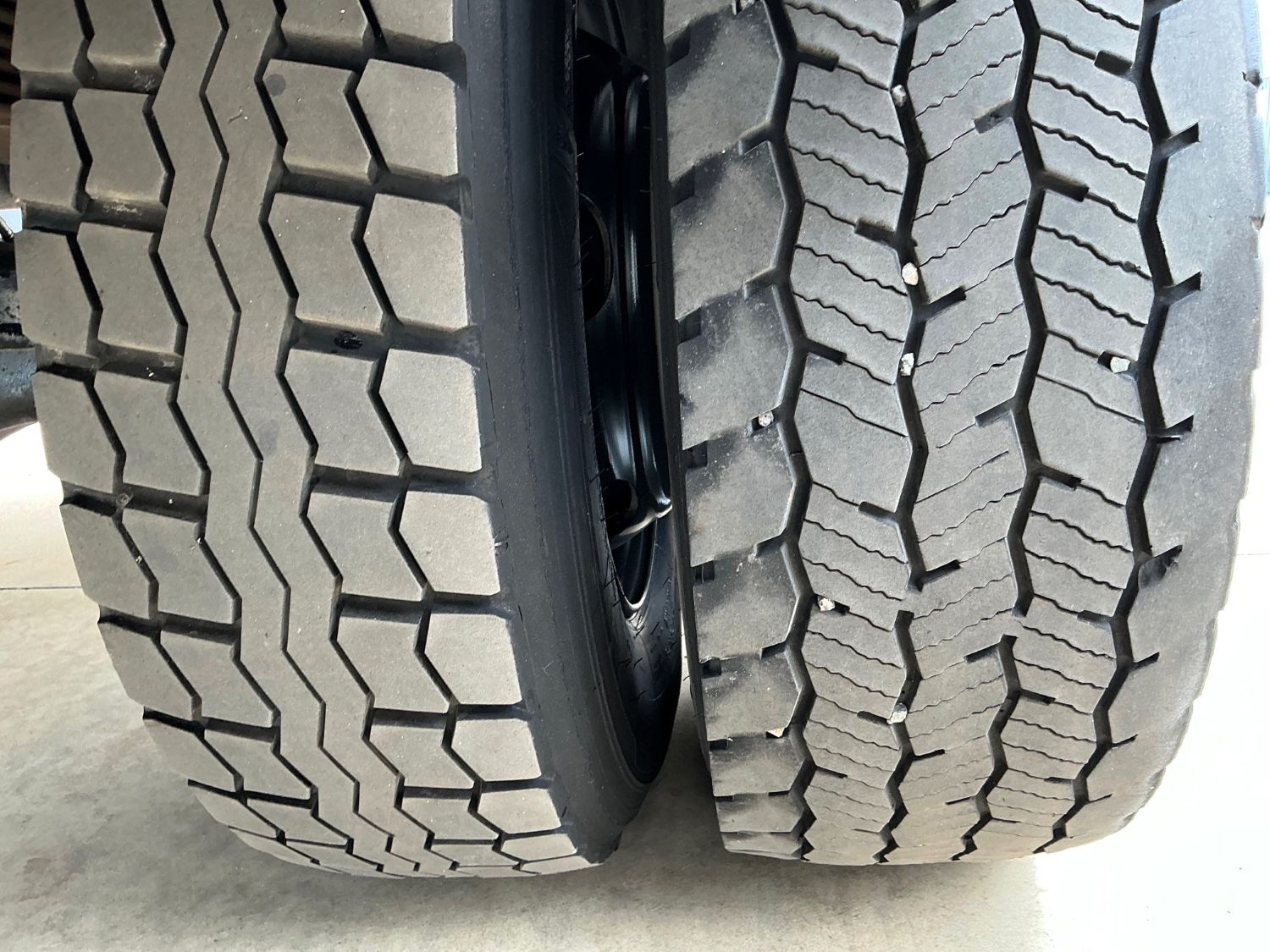 2014 ISUZU FRR600 CHIPPER TIPPER