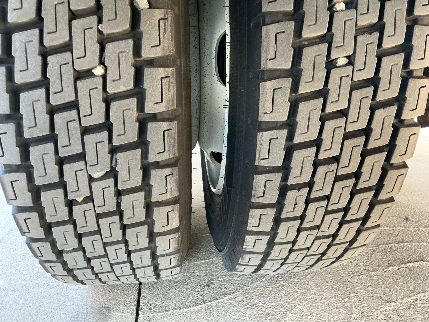 2015 Isuzu NQR450 Dual Cab Tray