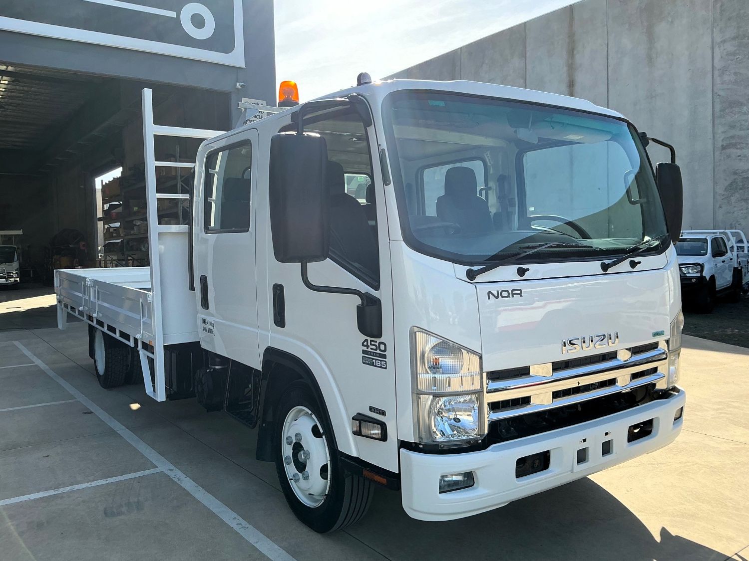 2015 Isuzu NQR450 Dual Cab Tray