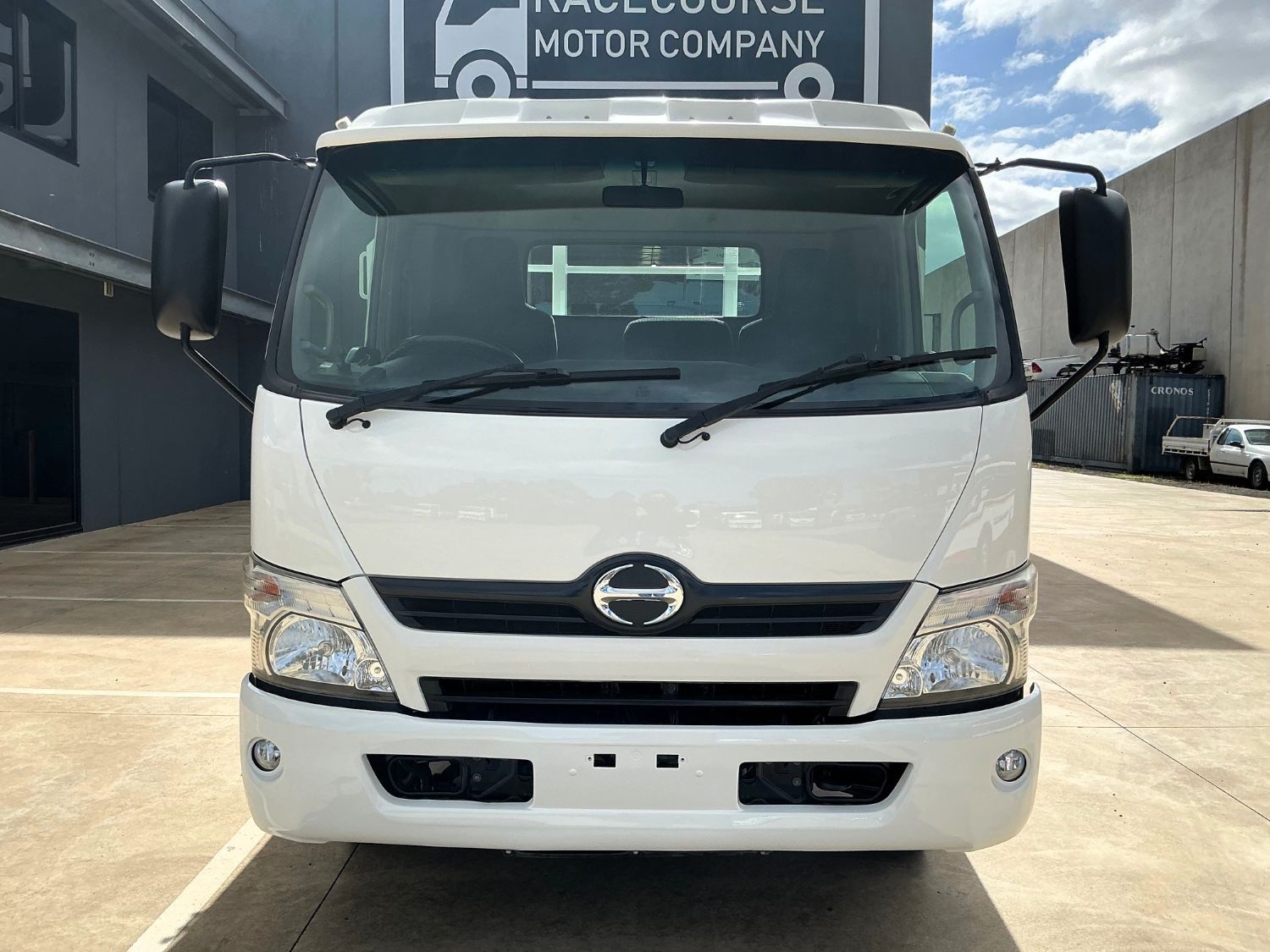 2012 HINO 300 TIPPER