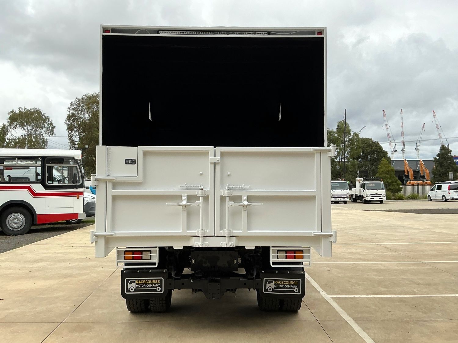 2014 ISUZU FRR600 CHIPPER TIPPER