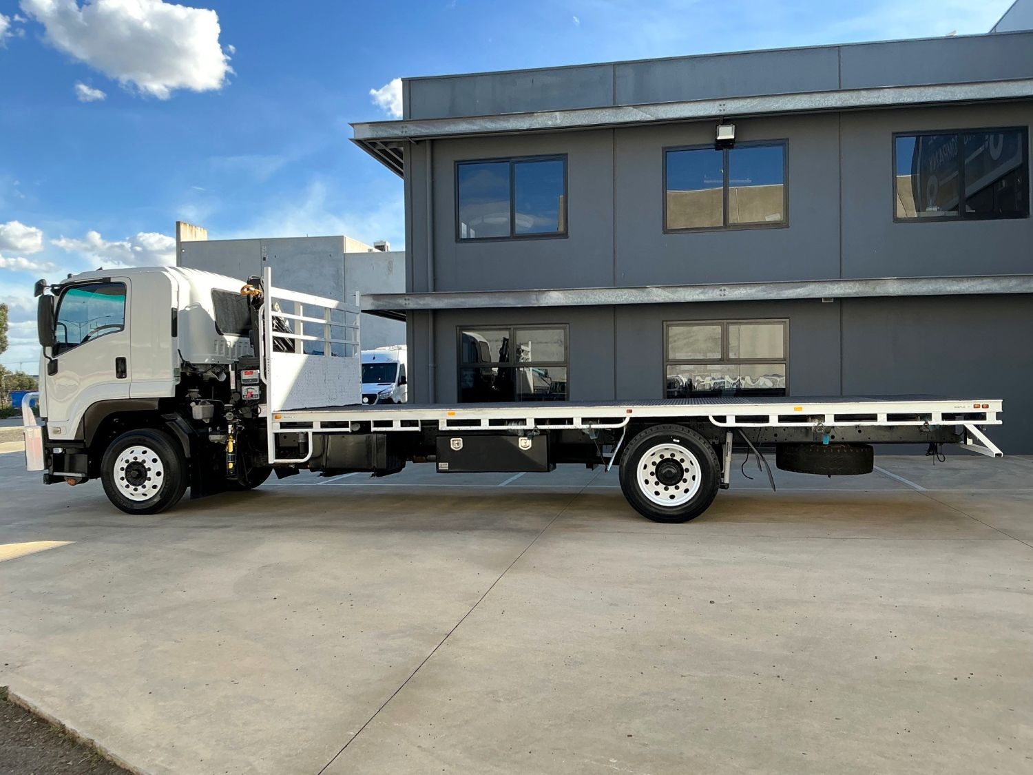 2014 ISUZU FTR900 CRANE TRUCK