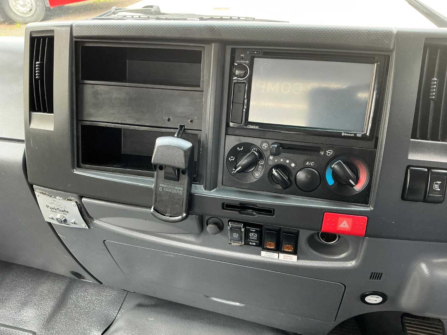 2011 ISUZU FRR500 SERVICE BODY
