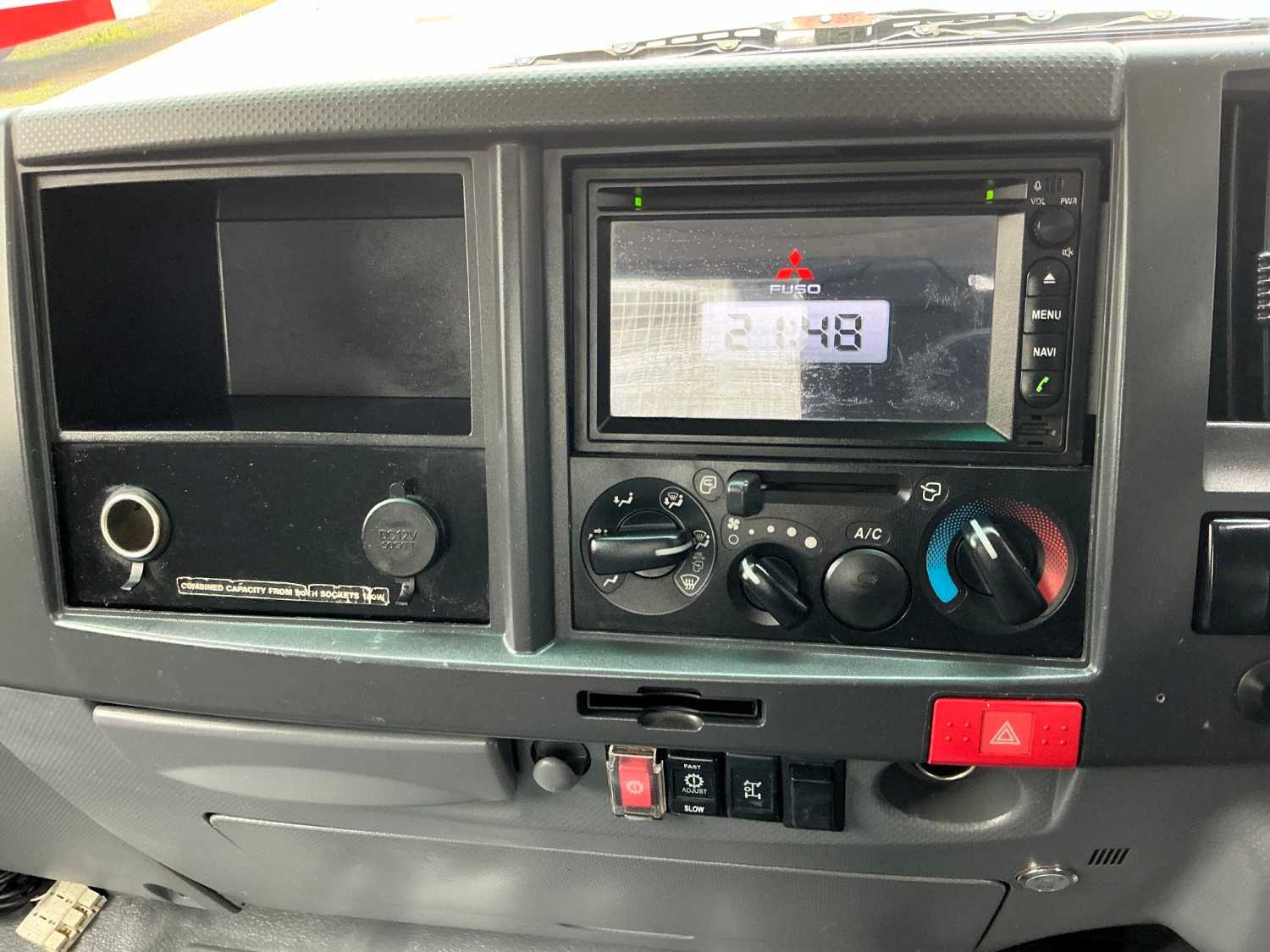 2014 ISUZU NPR200 TIPPER