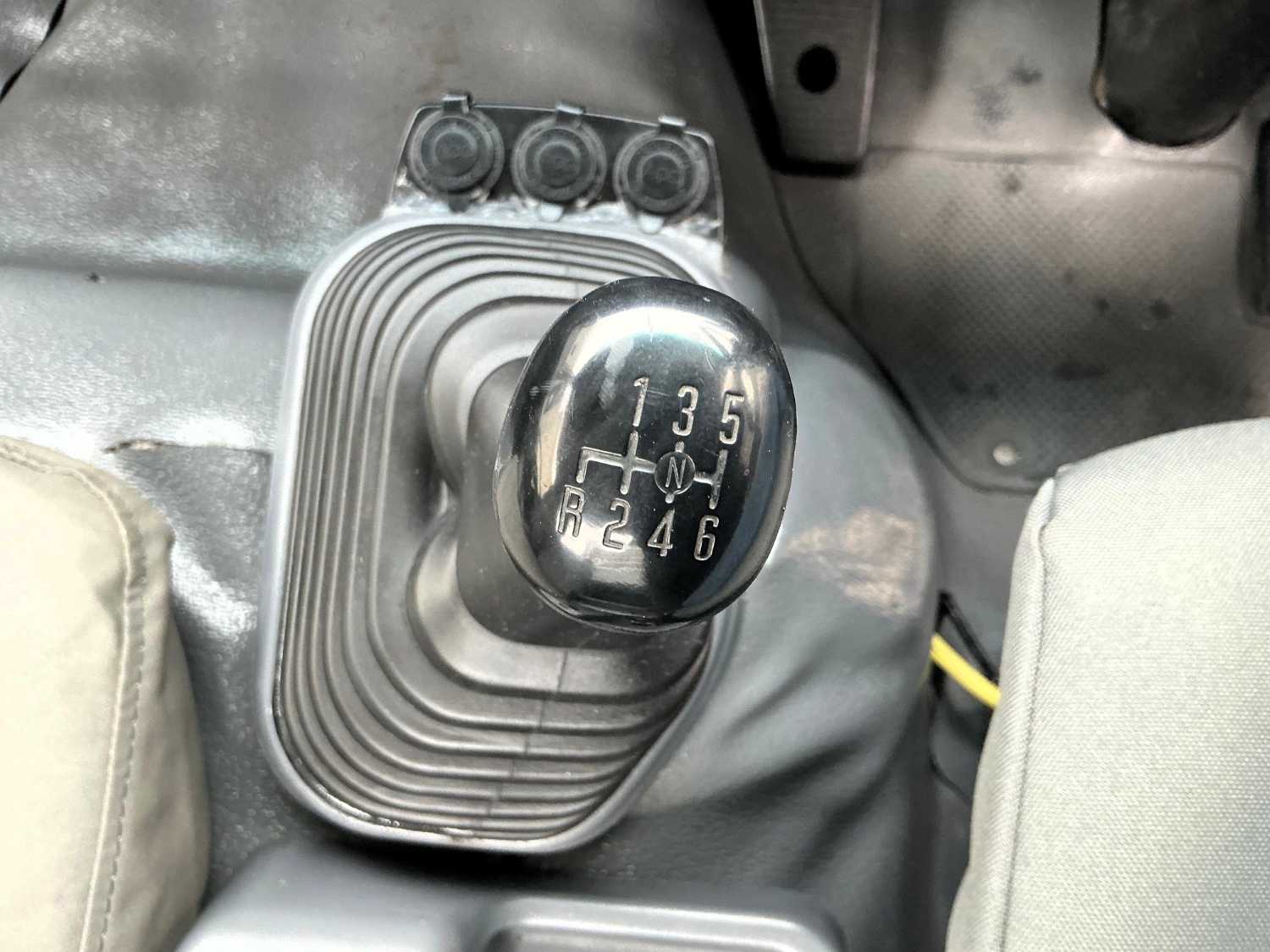 2011 ISUZU FRR500 SERVICE BODY