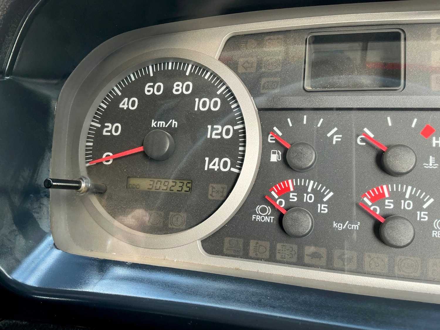 2016 HINO 500 TRAY