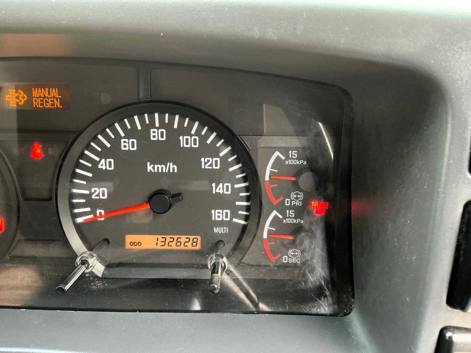 2011 ISUZU FRR500 SERVICE BODY