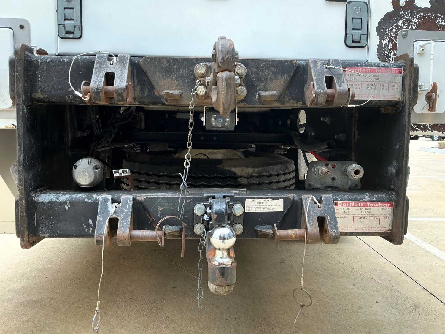 2011 ISUZU FRR500 SERVICE BODY