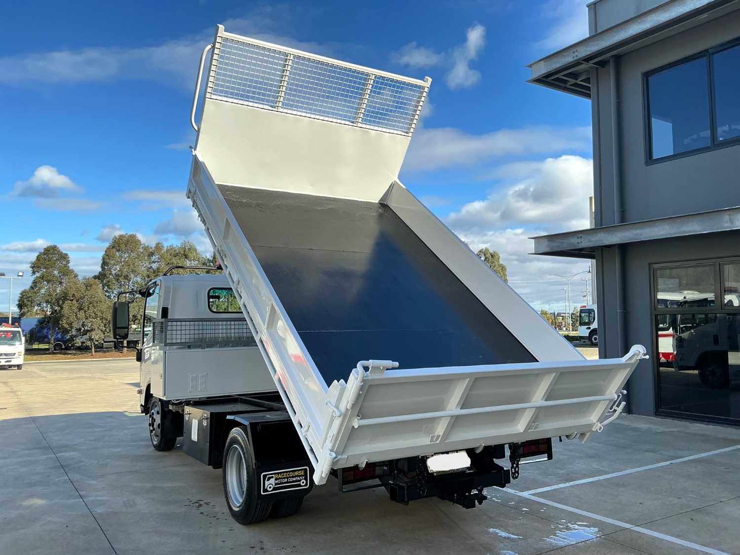 2012 ISUZU NPR300
