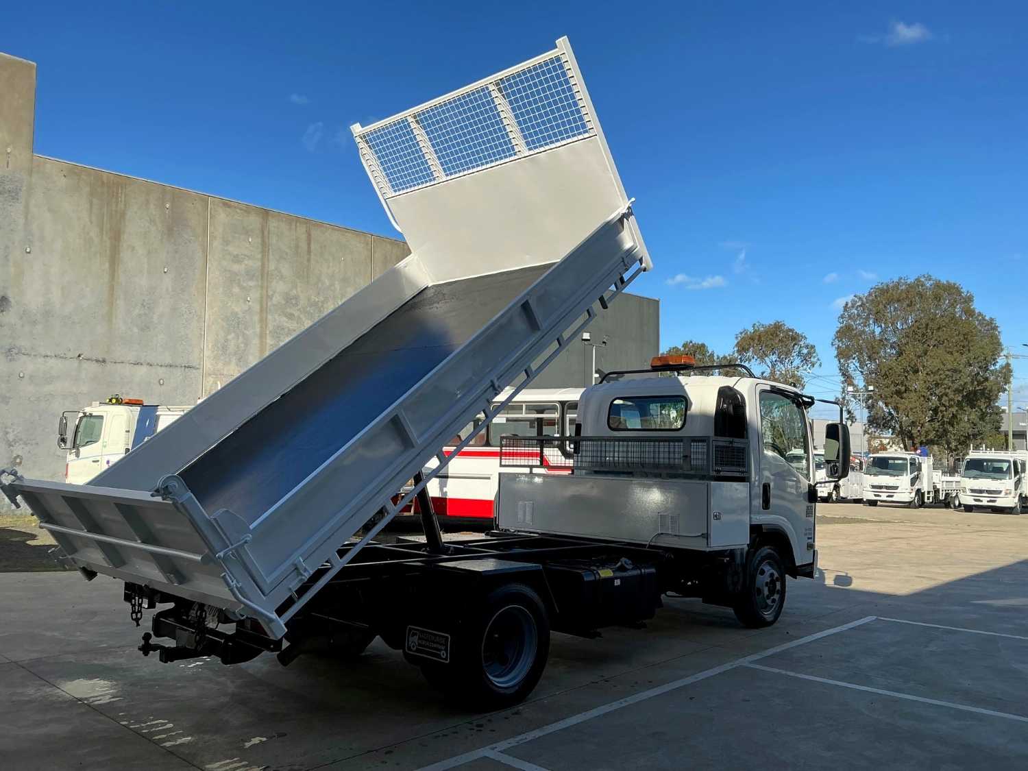 2012 ISUZU NPR300