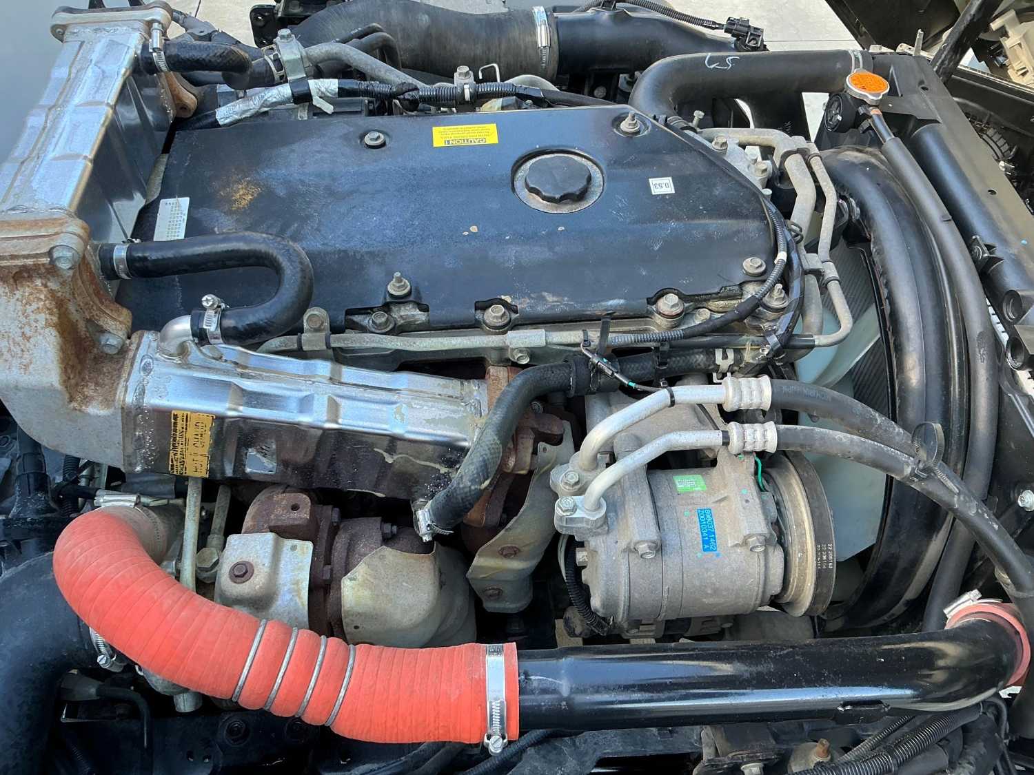 2012 ISUZU NPR300