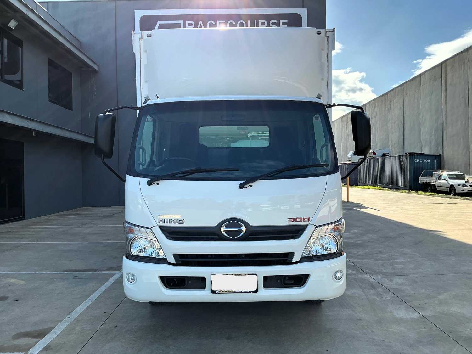 2017 HINO 300 CURTAINSIDER