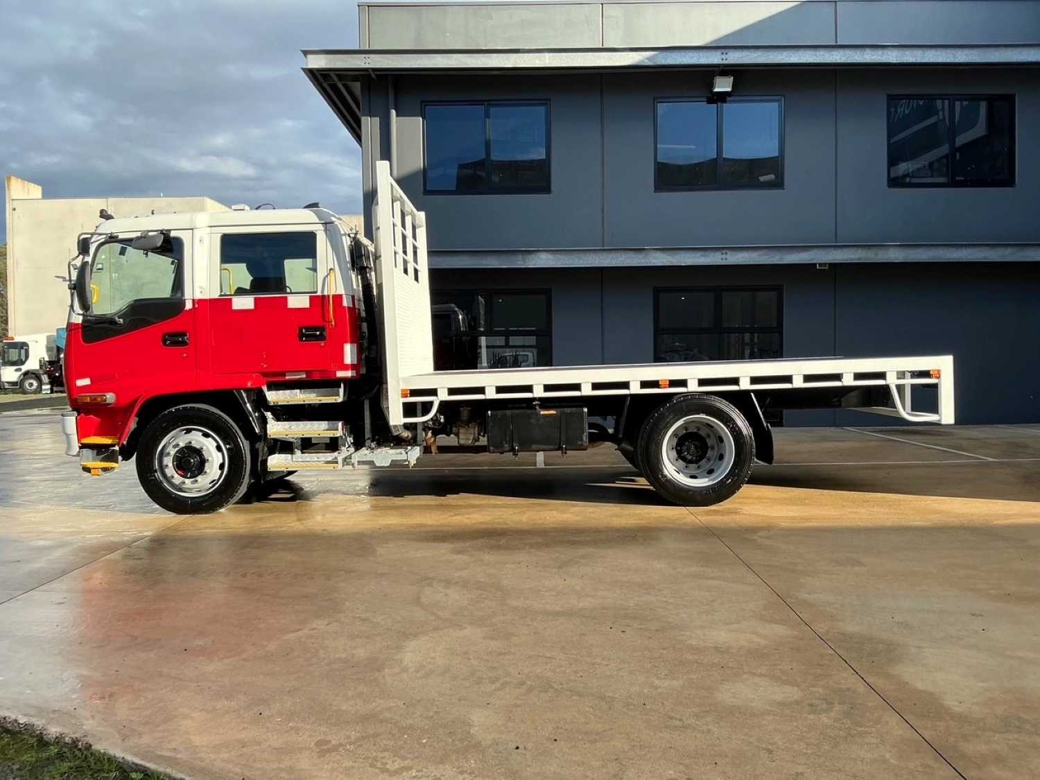 2002 ISUZU FTR800 DUAL CAB TRAY