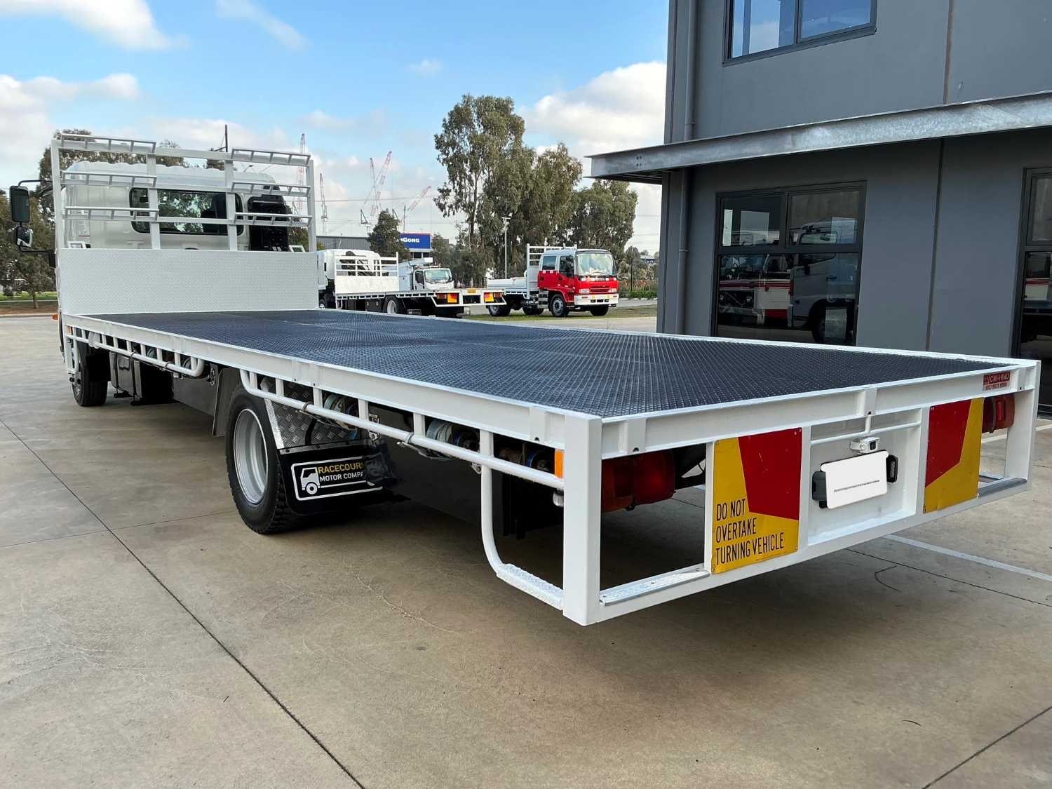 2016 HINO 500 TRAY