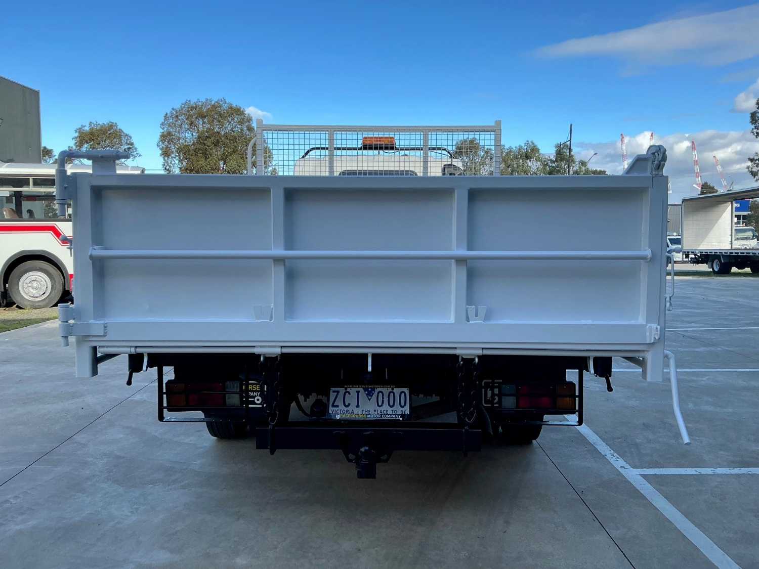 2012 ISUZU NPR300